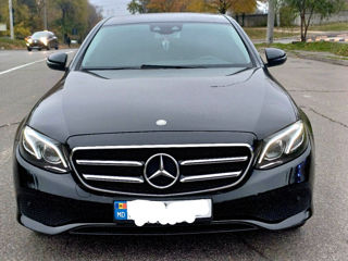 Mercedes E-Class foto 2