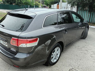 Toyota Avensis foto 4