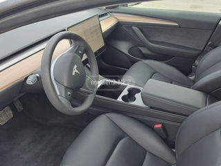 Tesla Model 3 foto 4