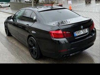 BMW 5 Series foto 10