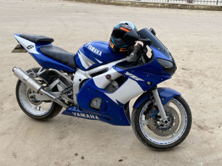 Yamaha Yzf r6 foto 6