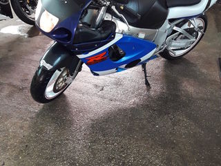 Suzuki GSX-R750 foto 2