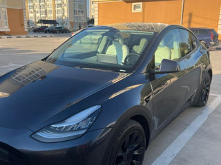 Tesla Model Y foto 10