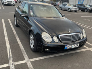 Mercedes E-Class foto 8