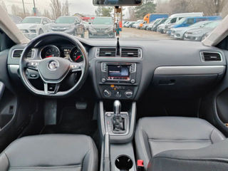 Volkswagen Jetta foto 8