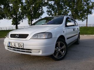 Opel Astra foto 1