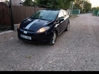 Ford Fiesta foto 2