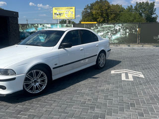 BMW 5 Series foto 3