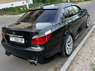 BMW 5 Series foto 2