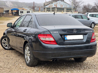 Mercedes C-Class foto 2