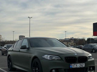 BMW 5 Series foto 3