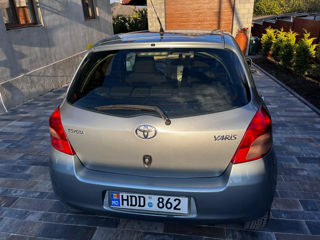 Toyota Yaris foto 2