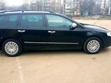 Volkswagen Passat foto 3