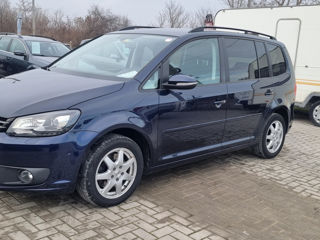 Volkswagen Touran foto 2