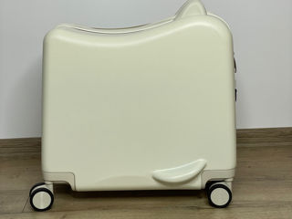 Детский чемодан на котором можно ездить . foto 3