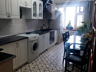 Apartament cu 3 camere, 78 m², Sculeni, Chișinău