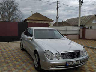 Mercedes E-Class foto 2