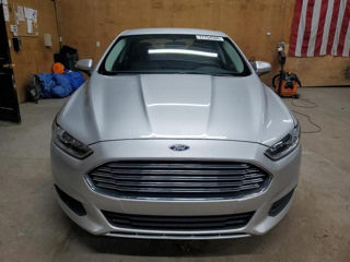 Ford Fusion foto 2