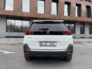 Peugeot 5008 foto 2