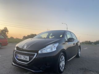 Peugeot 208 foto 4