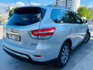 Nissan Pathfinder foto 2