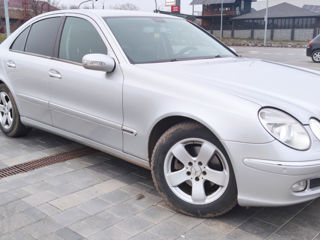 Mercedes E-Class foto 2