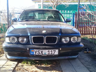 BMW 5 Series foto 5