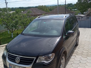 Volkswagen Touran foto 3