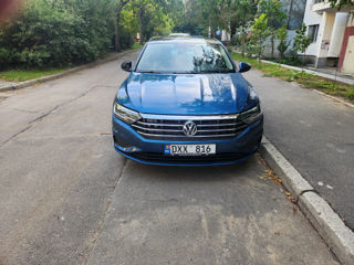 Volkswagen Jetta foto 1