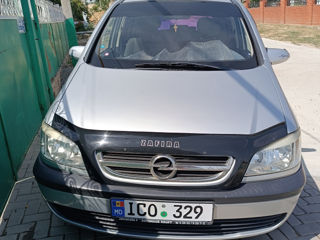 Opel Zafira foto 1