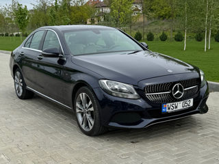 Mercedes C-Class foto 2