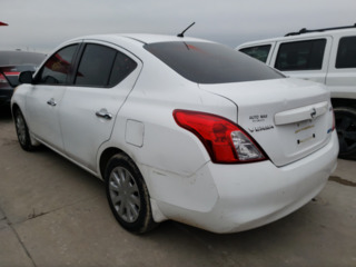 Nissan Versa foto 3