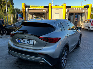 Infiniti QX30 foto 2