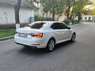 Skoda Superb foto 3