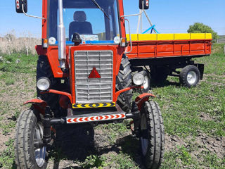 Продаётся трактор МТЗ-80,  плуг    прицеп с доставкой в любую точку Молдовы Цена 4800 за все