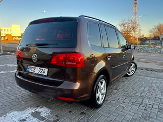 Volkswagen Touran foto 3