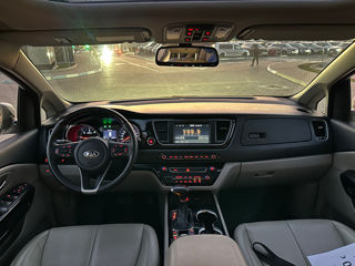 KIA Carnival foto 6