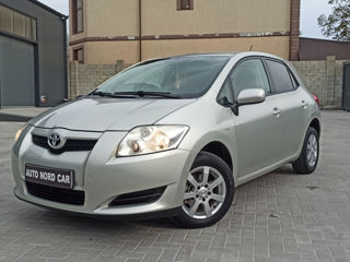 Toyota Auris foto 1