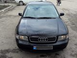 Audi A4 foto 1