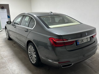 BMW 7 Series foto 2