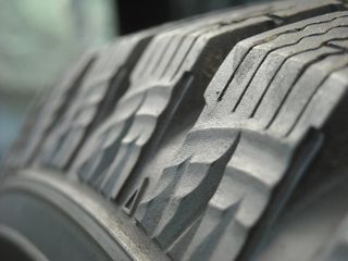 Зима Kumho 215/60 R16 идеальная- срочно foto 8