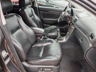 Toyota Avensis foto 10