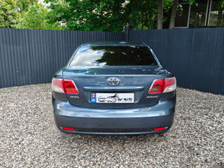 Toyota Avensis фото 4