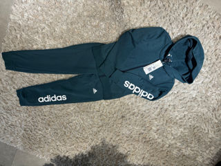 Costum sportiv Adidas 128 cm sau 6-7 ani