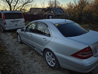 Mercedes C-Class foto 7