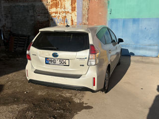 Toyota Prius + foto 2