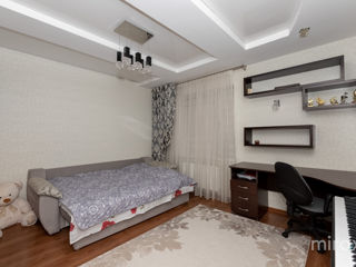 Apartament cu 4 camere, 220 m², Buiucani, Chișinău foto 8