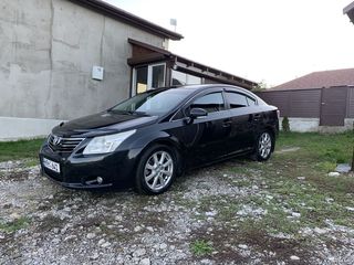 Toyota Avensis foto 2