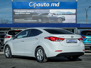 Hyundai Elantra foto 5