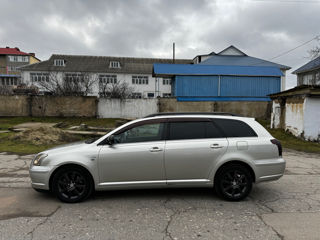 Toyota Avensis foto 6